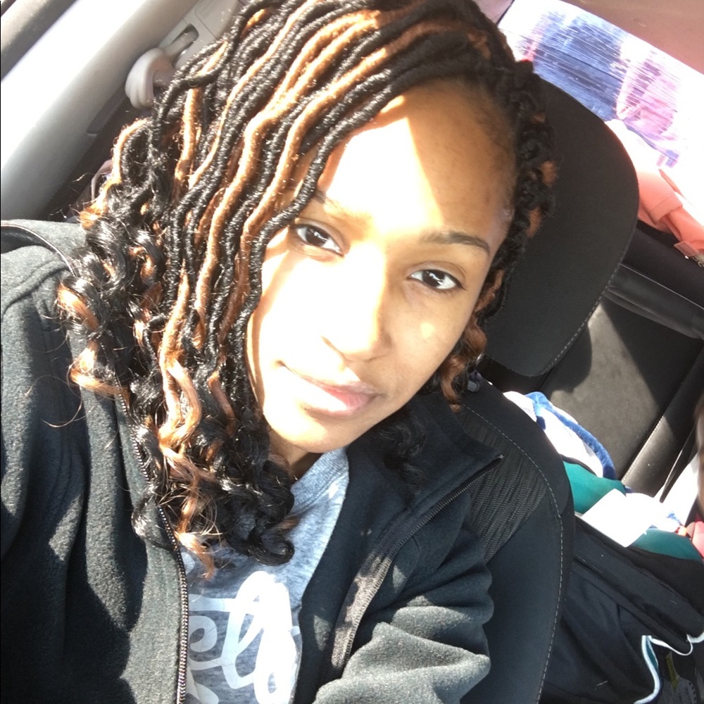 Meet your Posher, Latasha